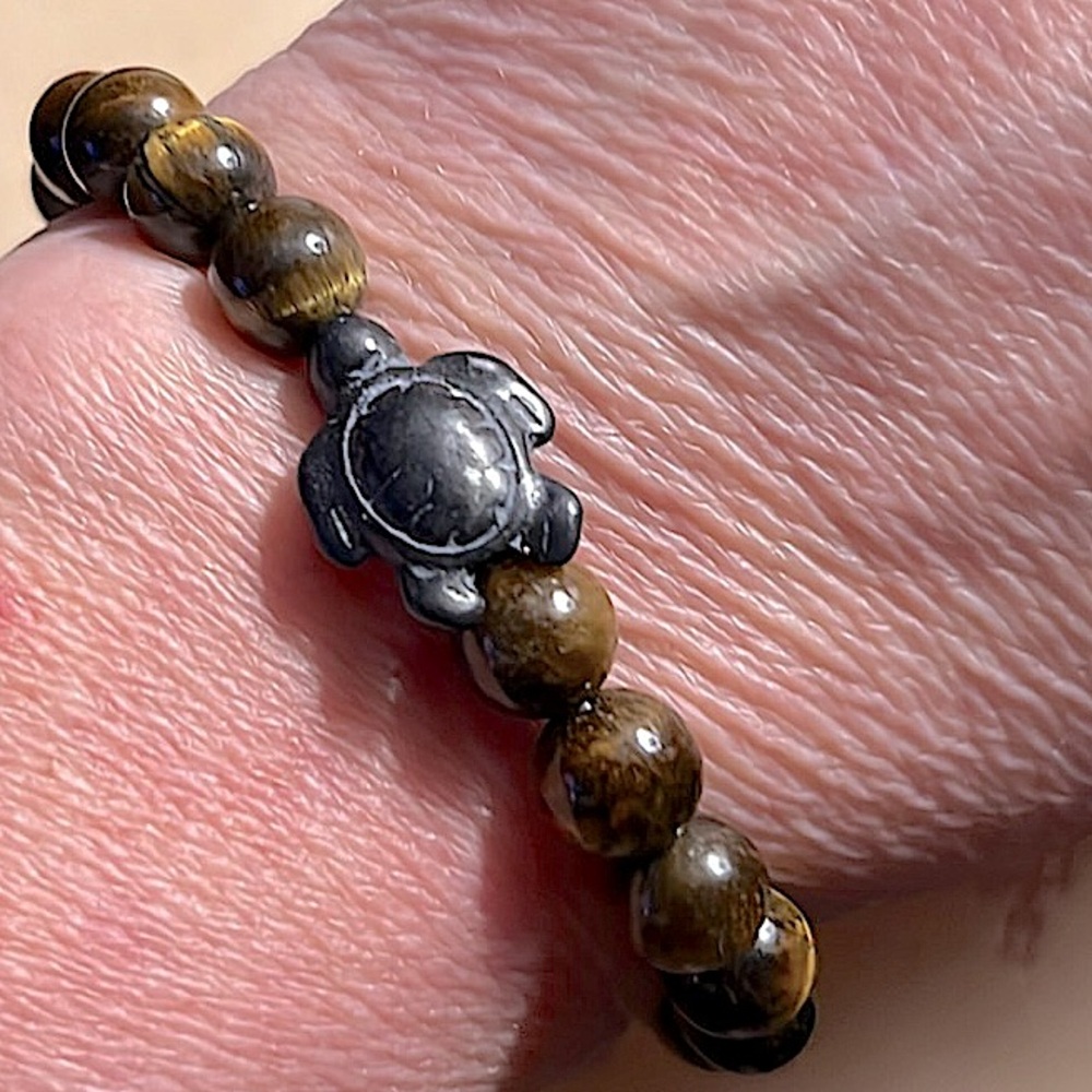 🔴 CLEARANCE🔖 NWT 🏝️ HEAVYWEIGHT 8mm TIGERS EYE SEA TURTLE BEADS STRETCH BRACELET - Picture 4 of 5
